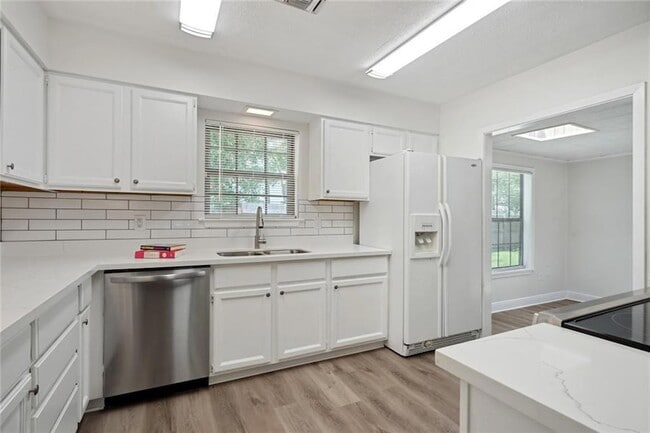 Building Photo - 401 Inspiration Ln