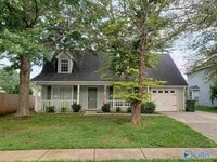 Building Photo - 110 SW Brushcreek Dr