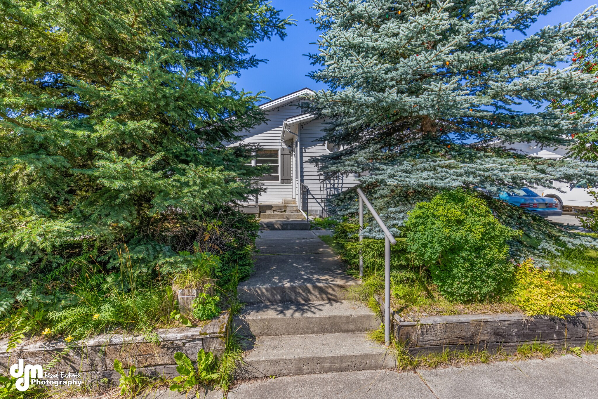 Building Photo - 684 Cedar St