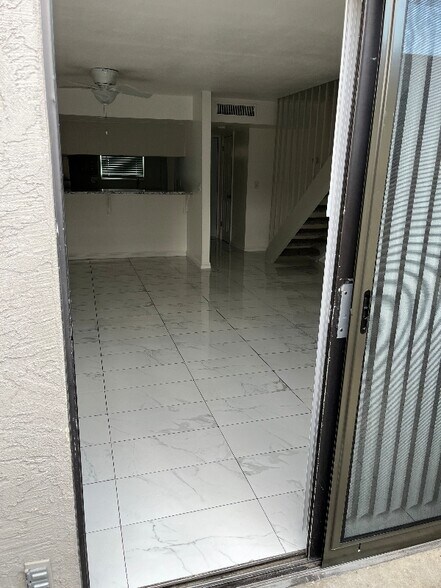 Building Photo - 4404 Tierra Verde St