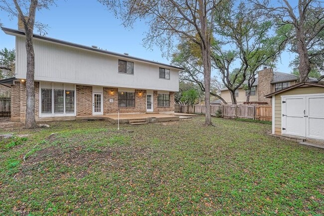 Building Photo - 11101 Country Knls