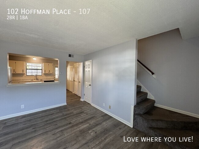 Building Photo - 102 Hoffman Pl