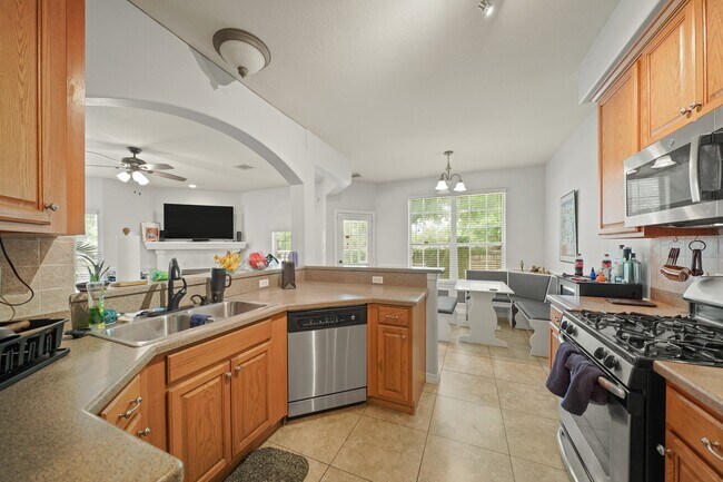 Building Photo - 6426 E Linpar Ct