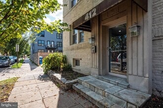 Building Photo - 412 19th St NE