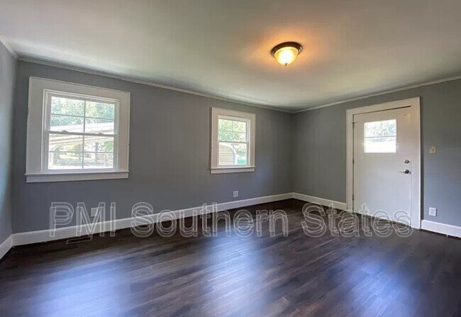 Building Photo - 303 W Buford St