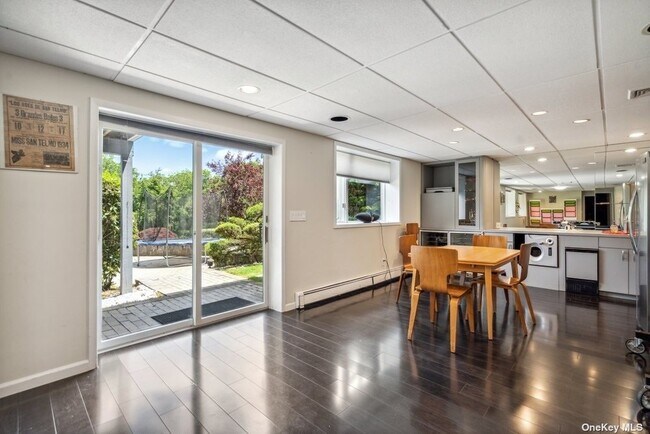 Building Photo - 130 Stirrup Ln