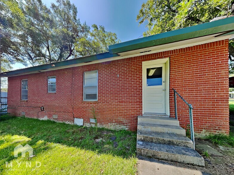 Building Photo - 133 Dodd St