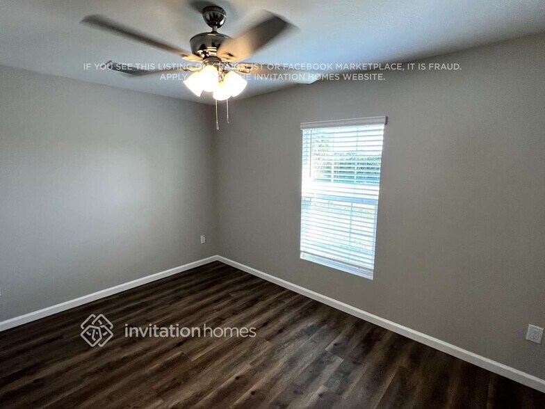 Building Photo - 807 SW California Blvd