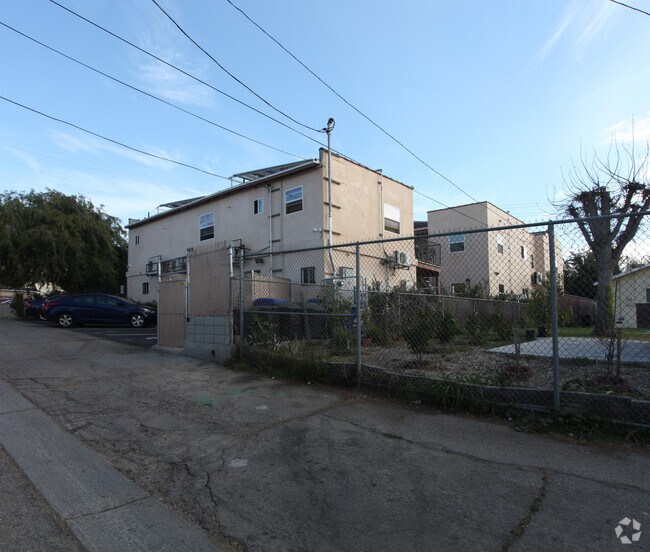 Building Photo - 1181-1185 N Virgil Ave