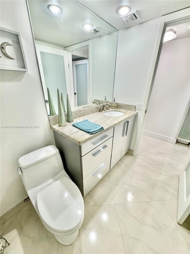 Building Photo - 4100 Galt Ocean Dr