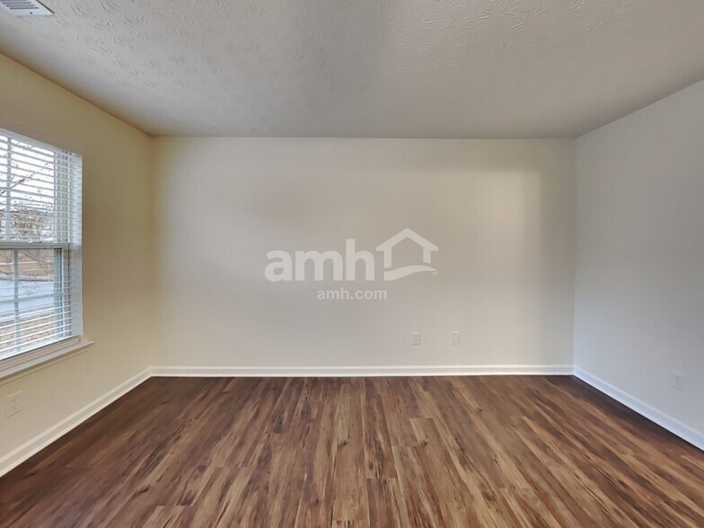 Building Photo - 302 Springmoor Lane