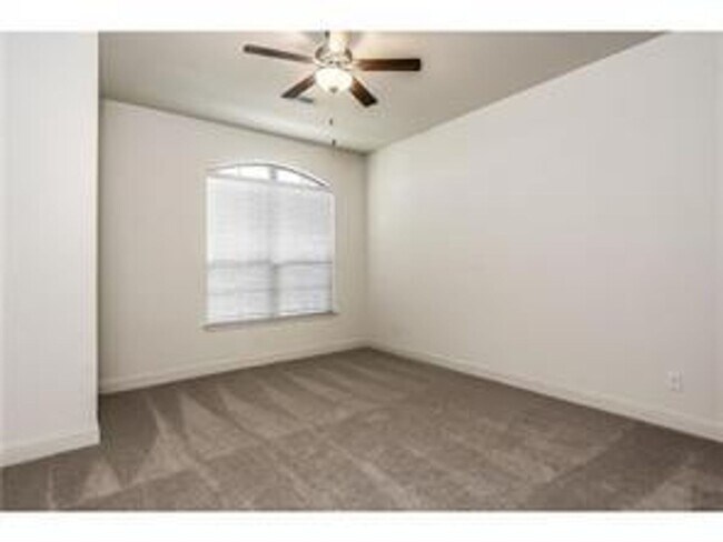 Building Photo - 7108 Mitchell Dr