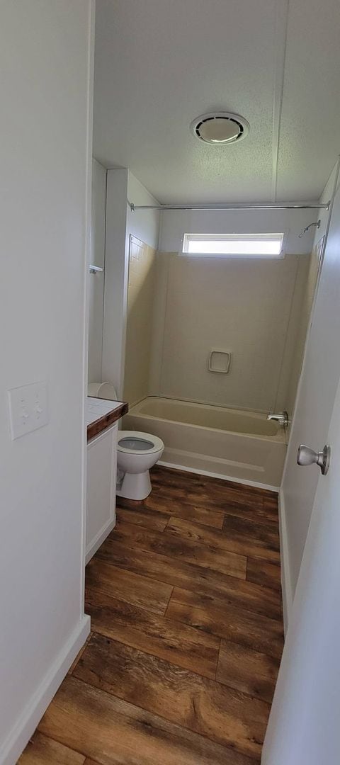 Building Photo - Ready to Move in
