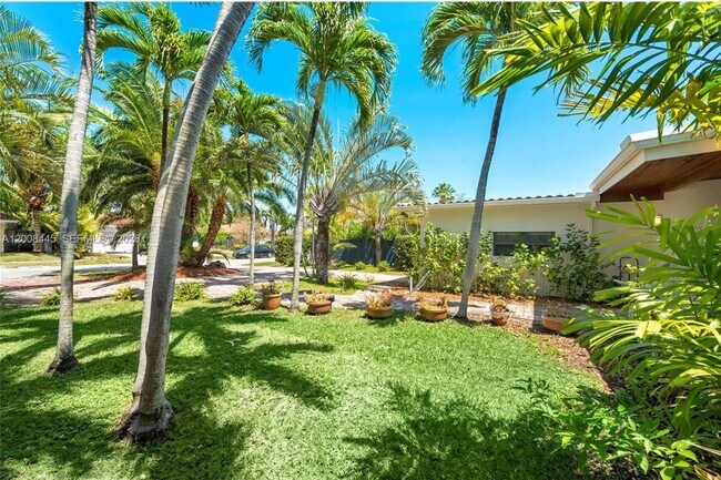 Building Photo - 540 S Shore Dr