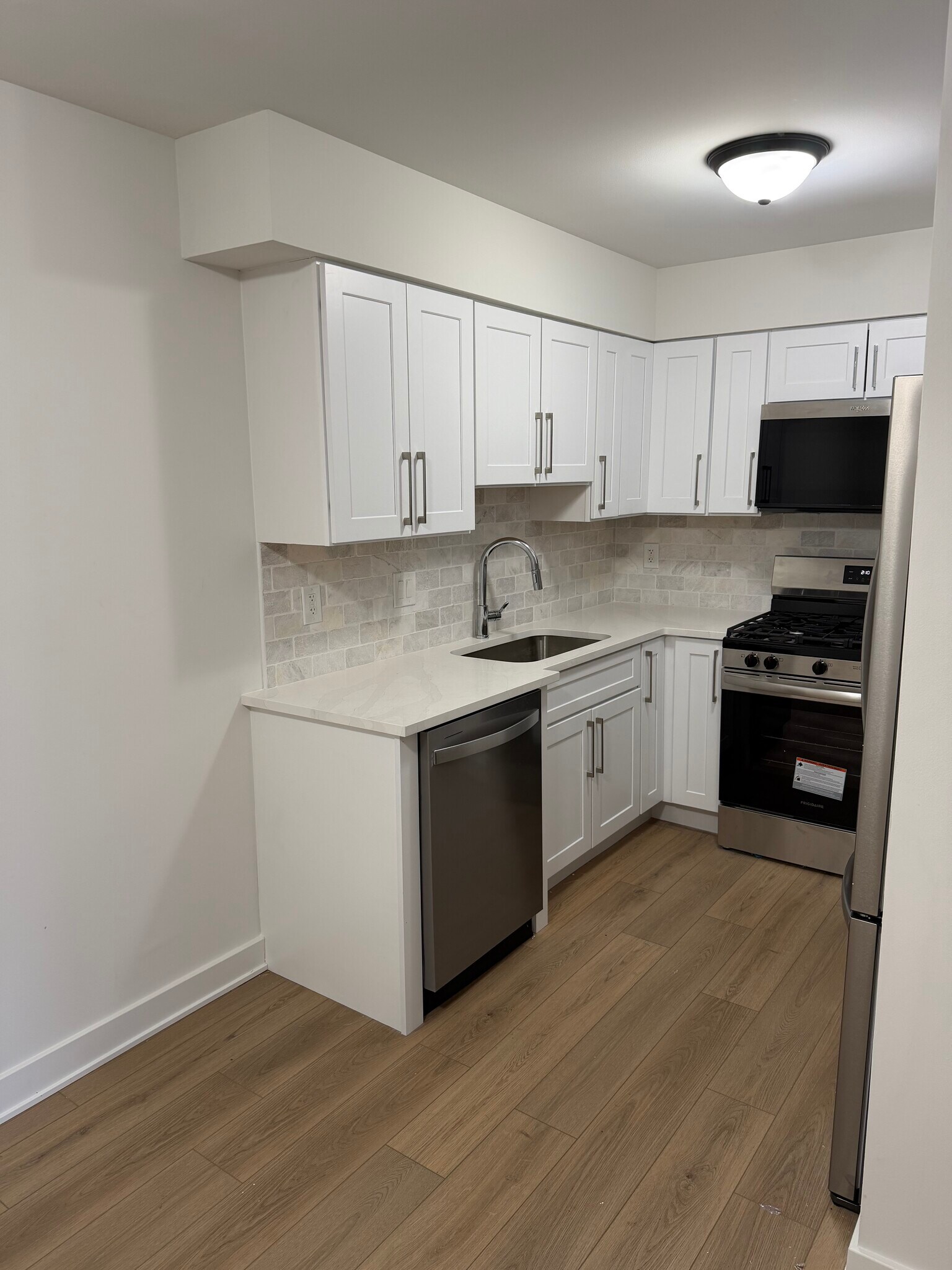 Building Photo - 9621 Merrillville Rd