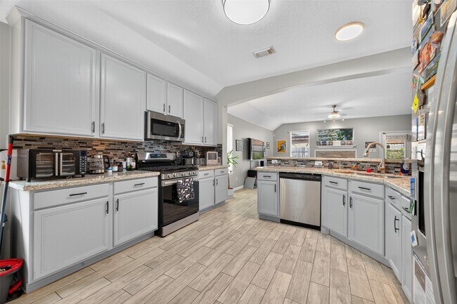 Building Photo - 20606 Spring Aspen Ln