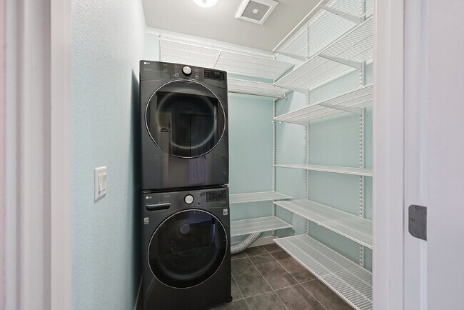 Building Photo - $2,695.45 3-bed, 2.5-bath townhome with a washer and dryer.
