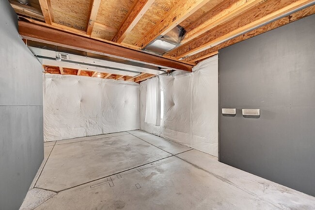 Building Photo - 2,940.95,  3-Bedroom, 1-bathroom Home In Erie with Stunning Backyard Space!