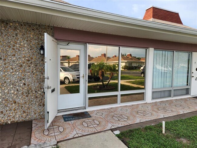 Building Photo - 4347 Tahitian Gardens Cir