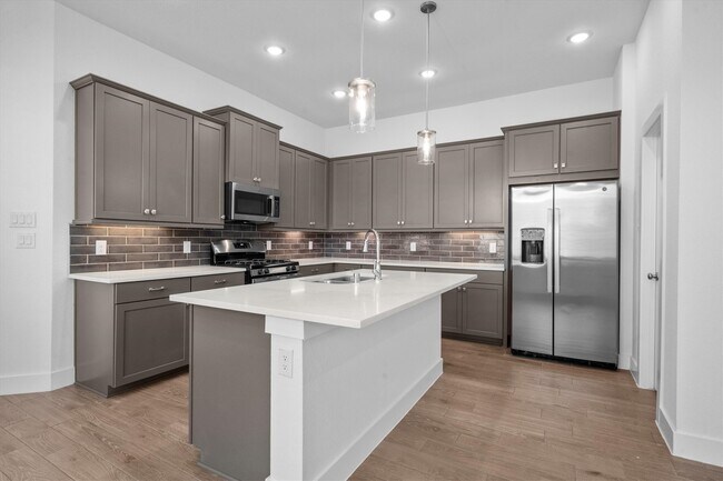 Building Photo - 120 Red Cascade Trl