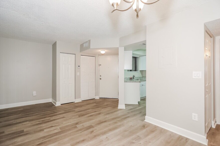Building Photo - 8205 SW 152nd Ave
