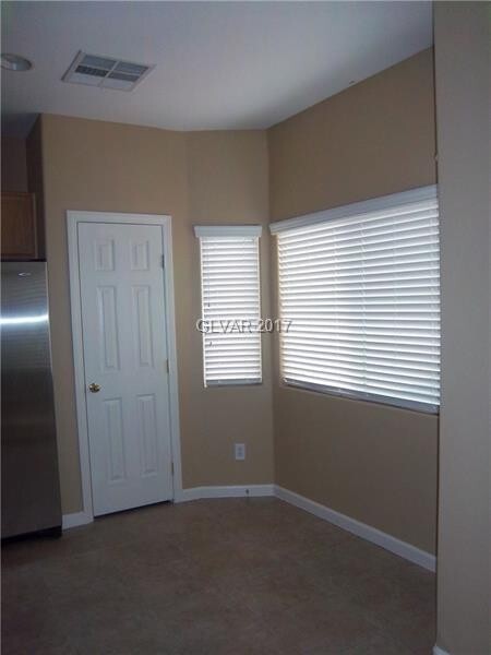 Building Photo - 3761 Hollycroft Dr