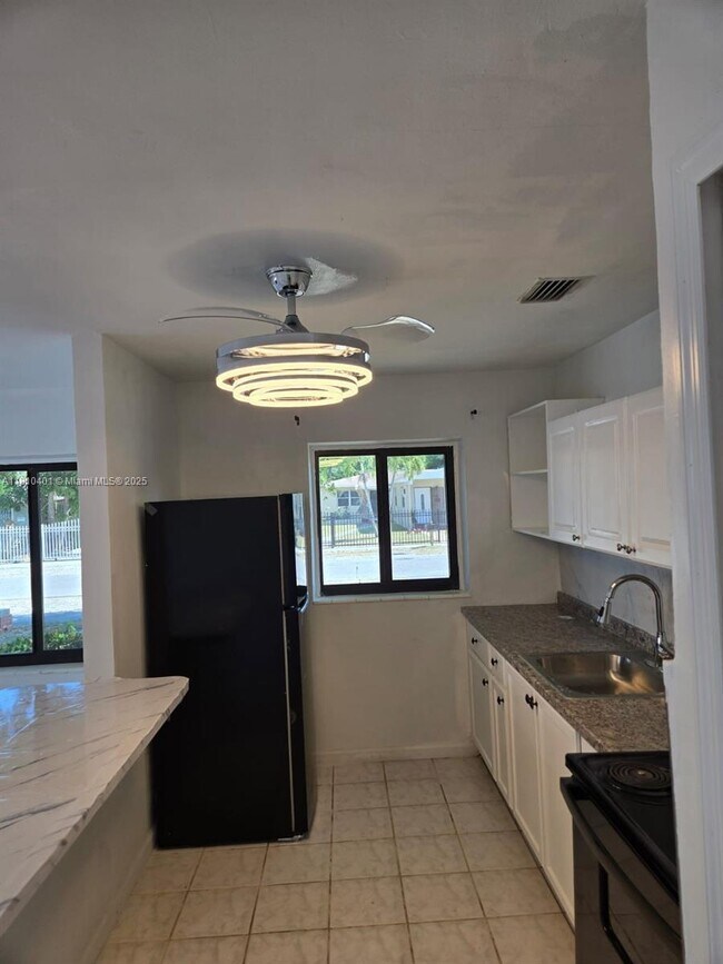 Primary Photo - 2 bedroom in Miami FL 33161