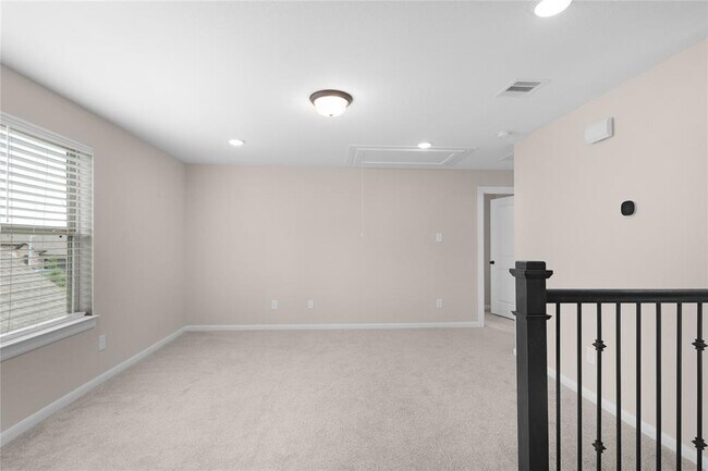 Building Photo - 23827 Via Leoni Dr