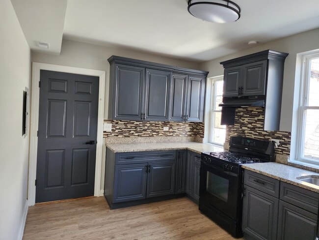 Building Photo - 8010 S Manistee Ave