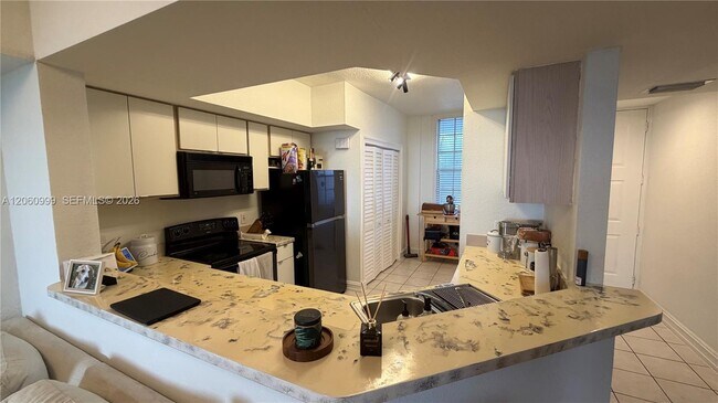 Building Photo - 735 SW 148th Ave