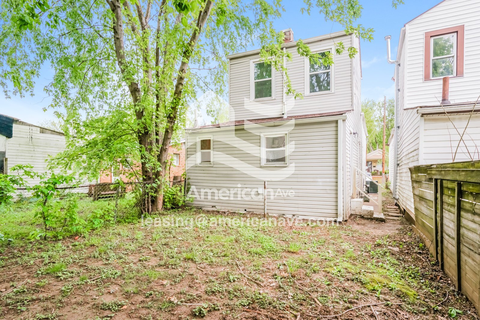 Building Photo - 2208 Lytle St