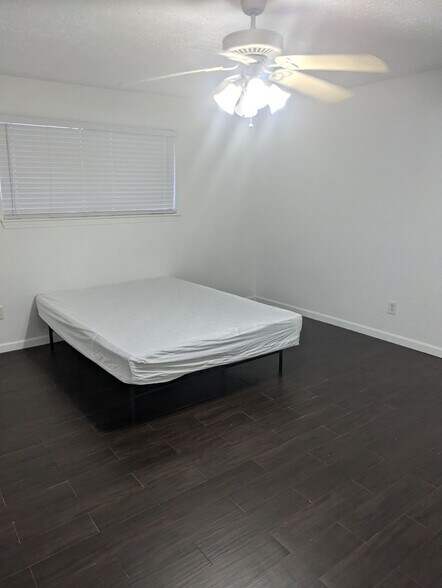 Building Photo - 11127 Sageview Dr