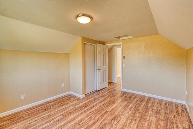 Building Photo - 296 Hartt Hill Dr