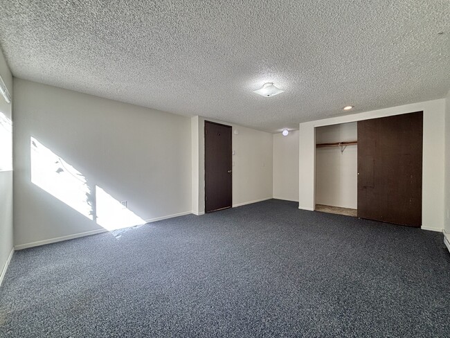 Building Photo - 3418 W 2nd Ave