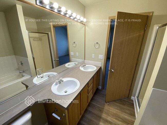 Building Photo - 17902 Panorama Blvd E