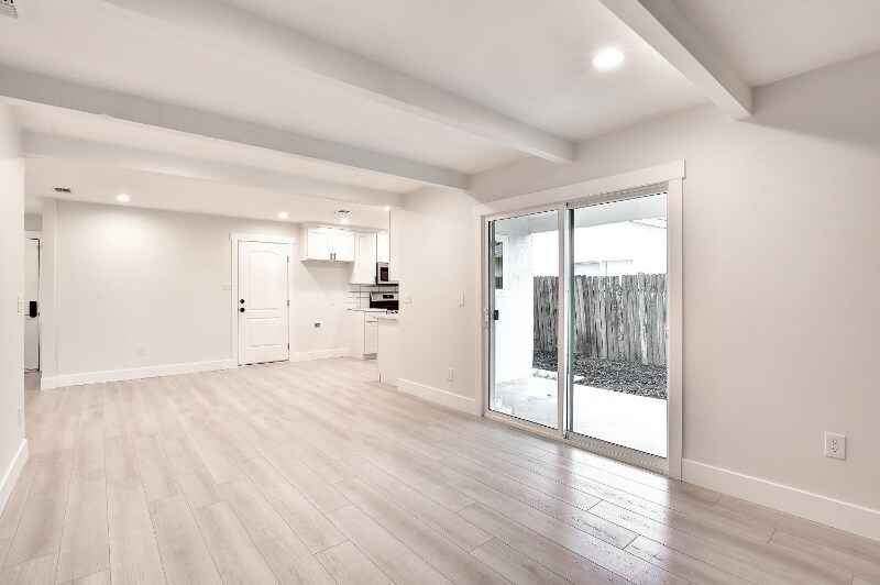 Building Photo - 2841 Utah Ave