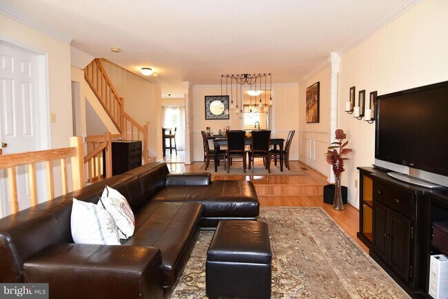 Building Photo - 1553 Templeton Pl