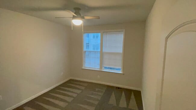 Building Photo - 5903 Laurel Bed Ln