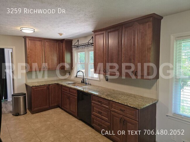 Building Photo - 3259 Richwood Dr NW