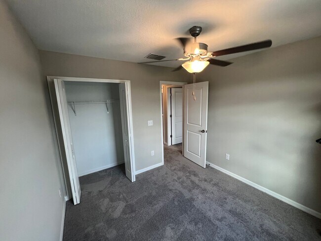 Building Photo - 12032 Miracle Mile Dr- Timber Creek