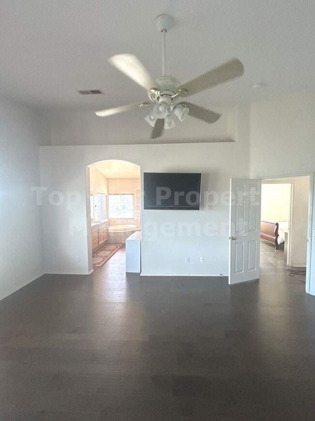 Building Photo - Beautiful 4 bed, 3 bath, 2,726 sqft House in Peaceful San Marcos Neighborhood - Available 11/15