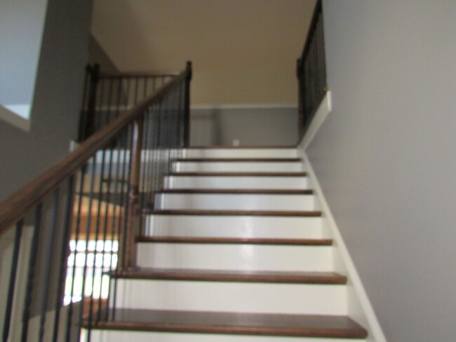 Building Photo - 285 Solamere Ln