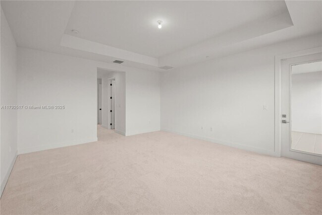 Building Photo - 12865 Wingspan Ct