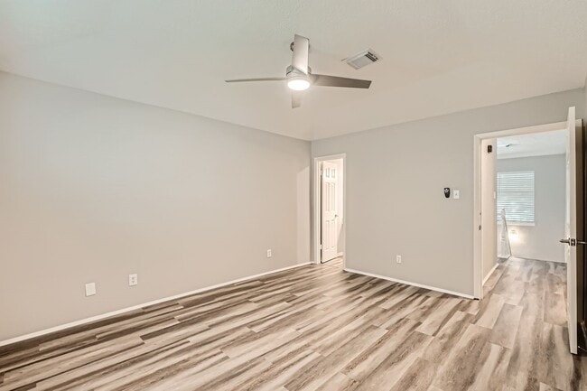 Building Photo - 401 Summer Pl Ct