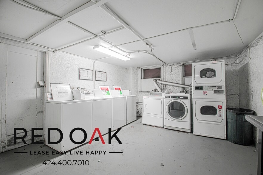 Building Photo - 610 S Kenmore Ave