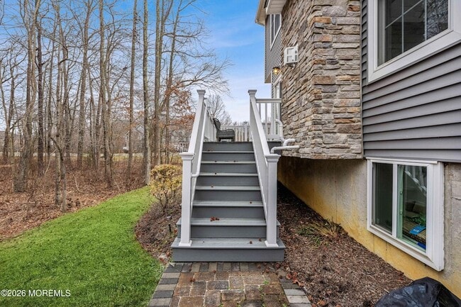 Building Photo - 2 Gonzalez Dr