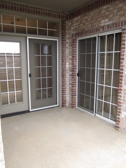 Building Photo - 132 Rue De Montserrat