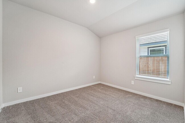 Building Photo - 16691 Sterling Clf St