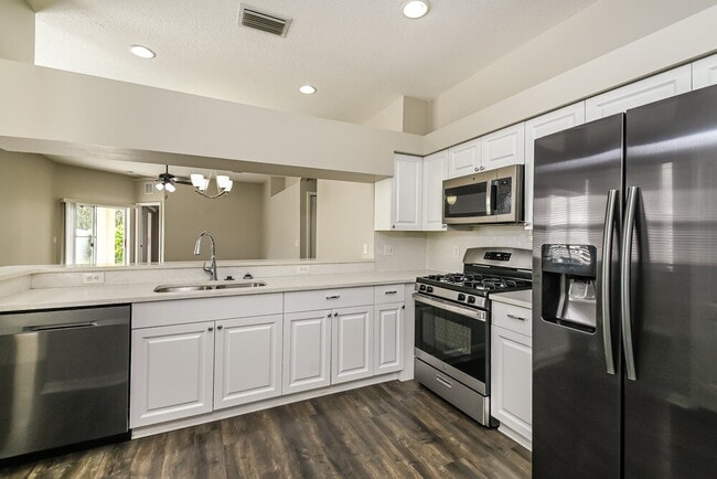 Building Photo - 6154 Kiteridge Dr