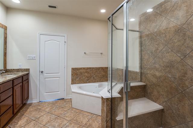 Building Photo - 15738 Quorum Dr